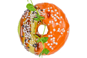 Суші пончик з лососем та авокадо від Ебоші суші в Буковелі